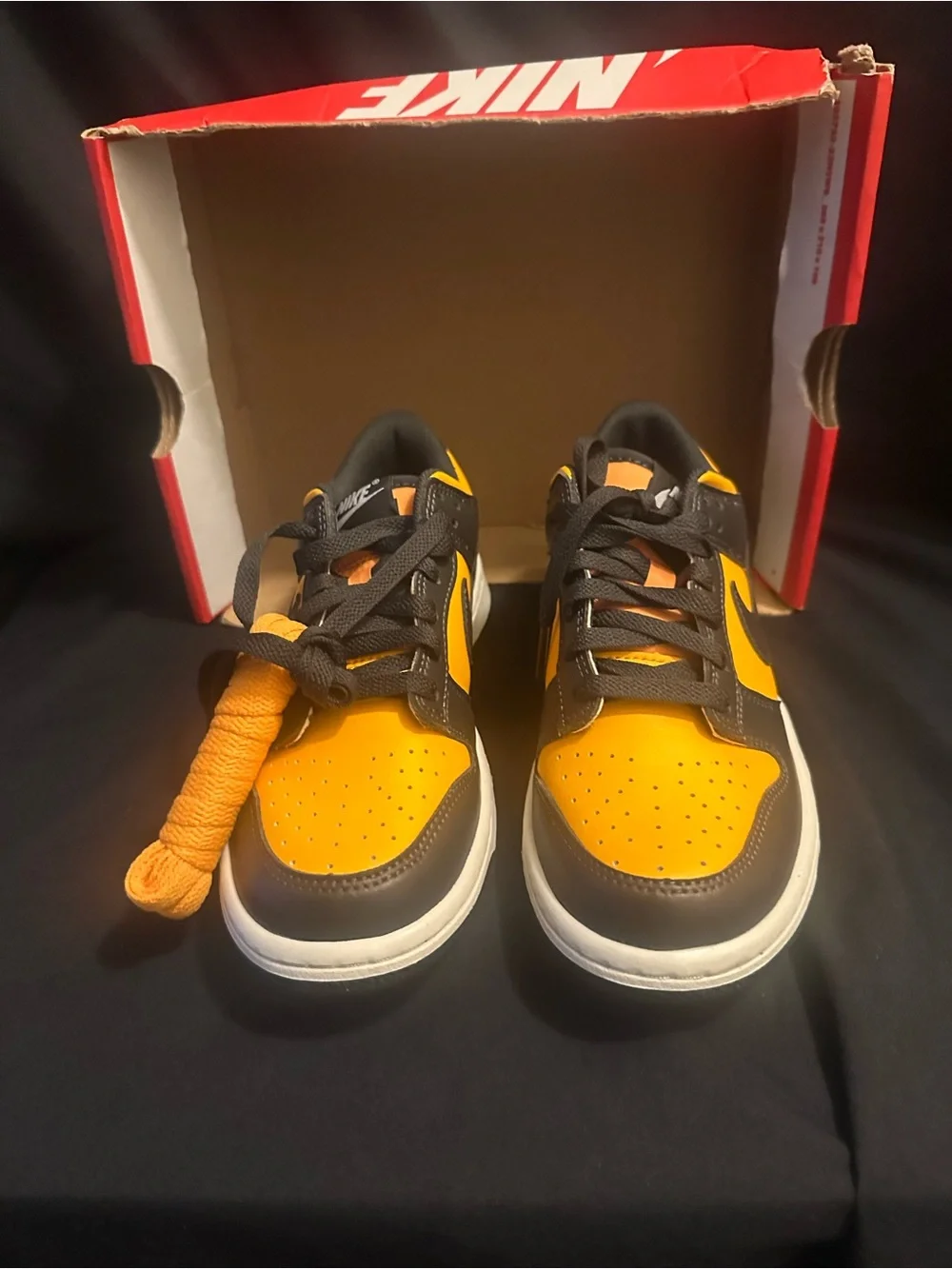 Nike Kids Low-Top Sneakers in Black and Yellow